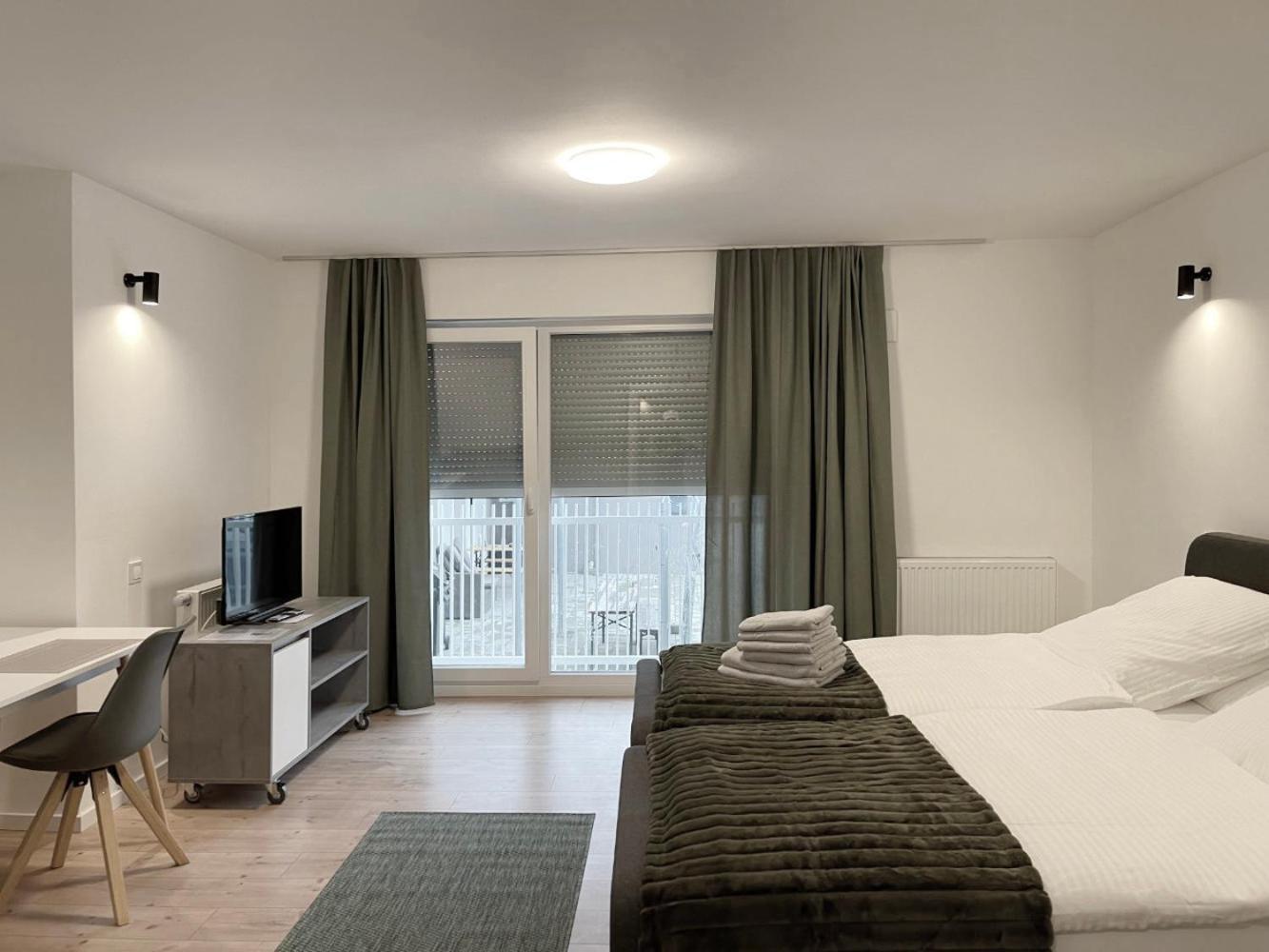 Board Inn - Haus Ratyzbona Zewnętrze zdjęcie