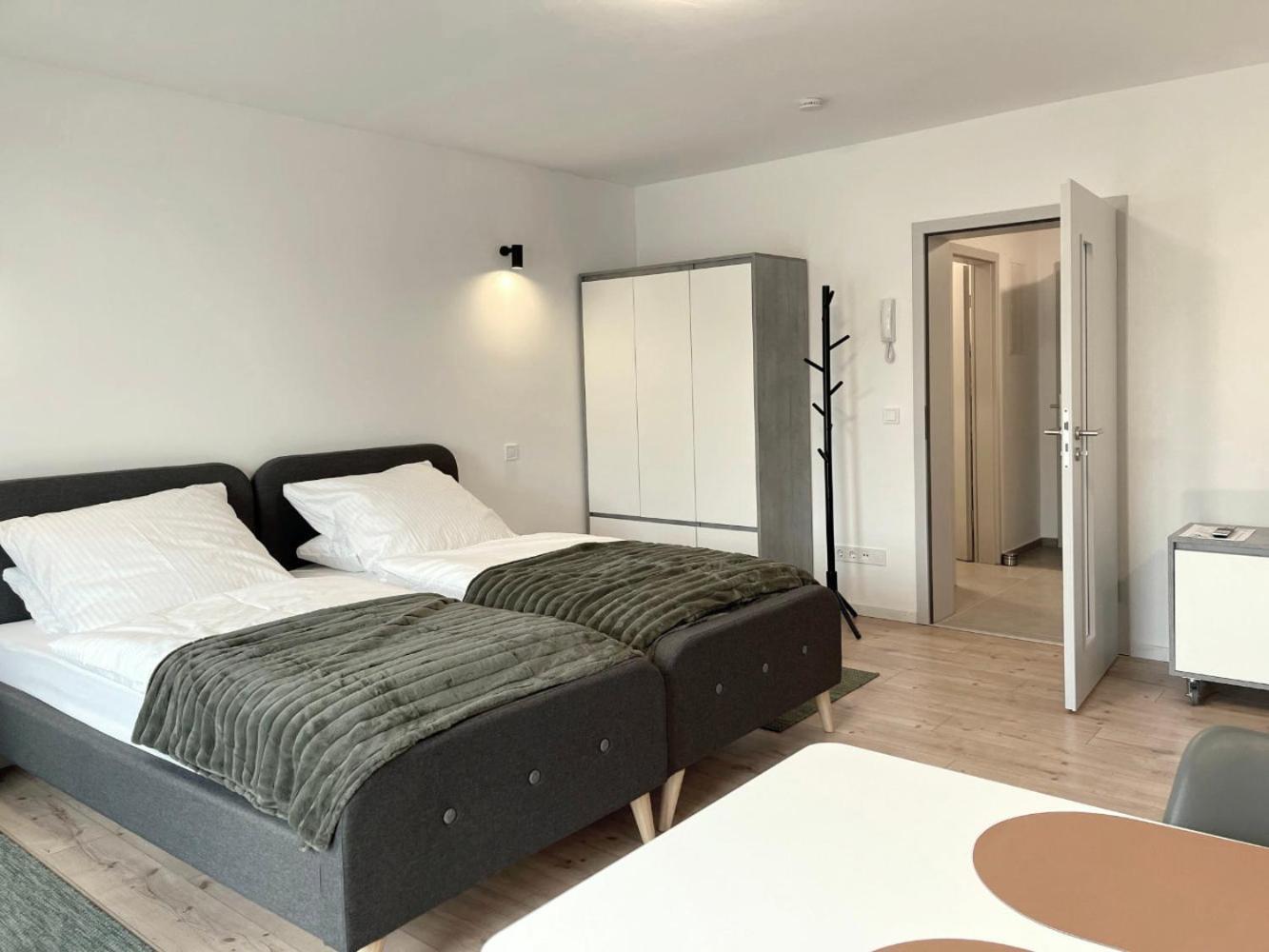Board Inn - Haus Ratyzbona Zewnętrze zdjęcie