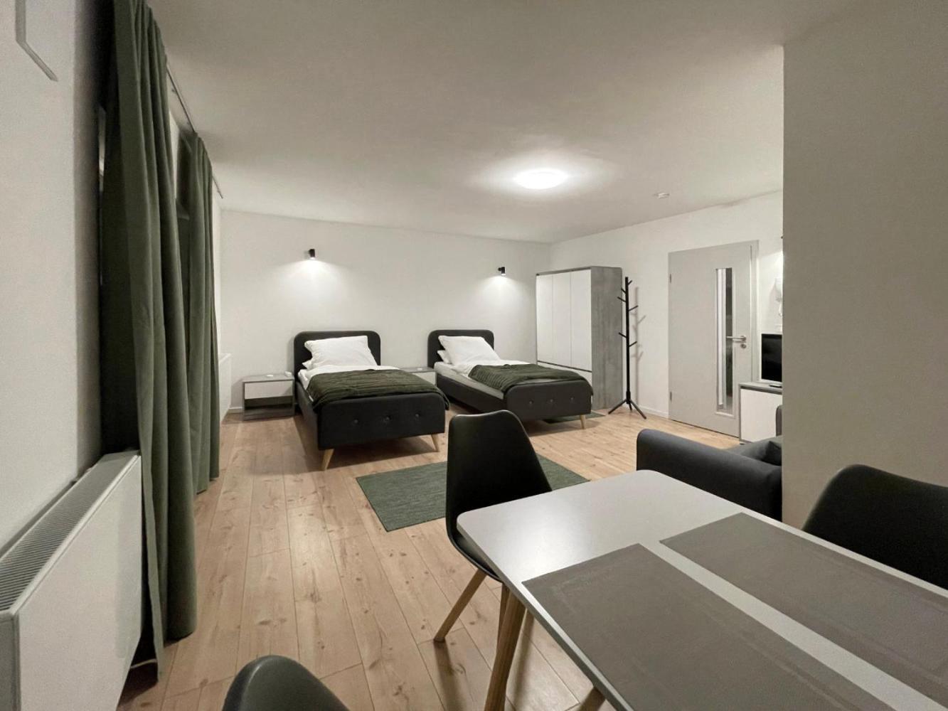 Board Inn - Haus Ratyzbona Zewnętrze zdjęcie